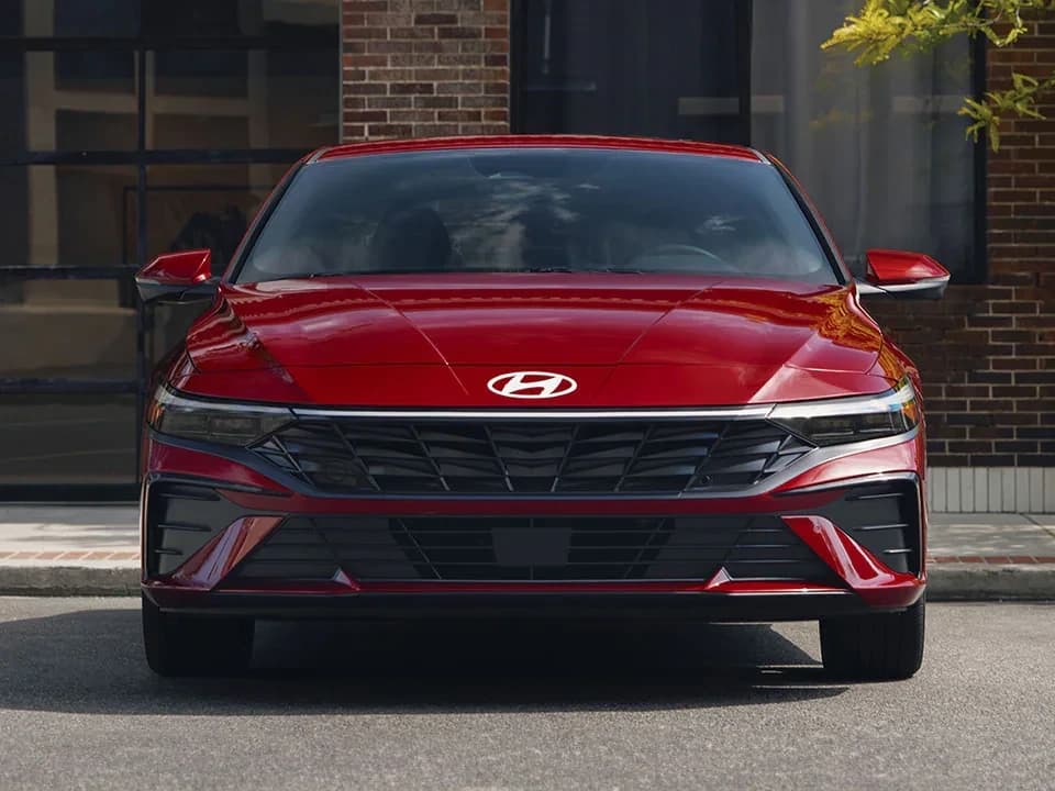 Hyundai ELANTRA 2025 in the city — driver assistance technologies