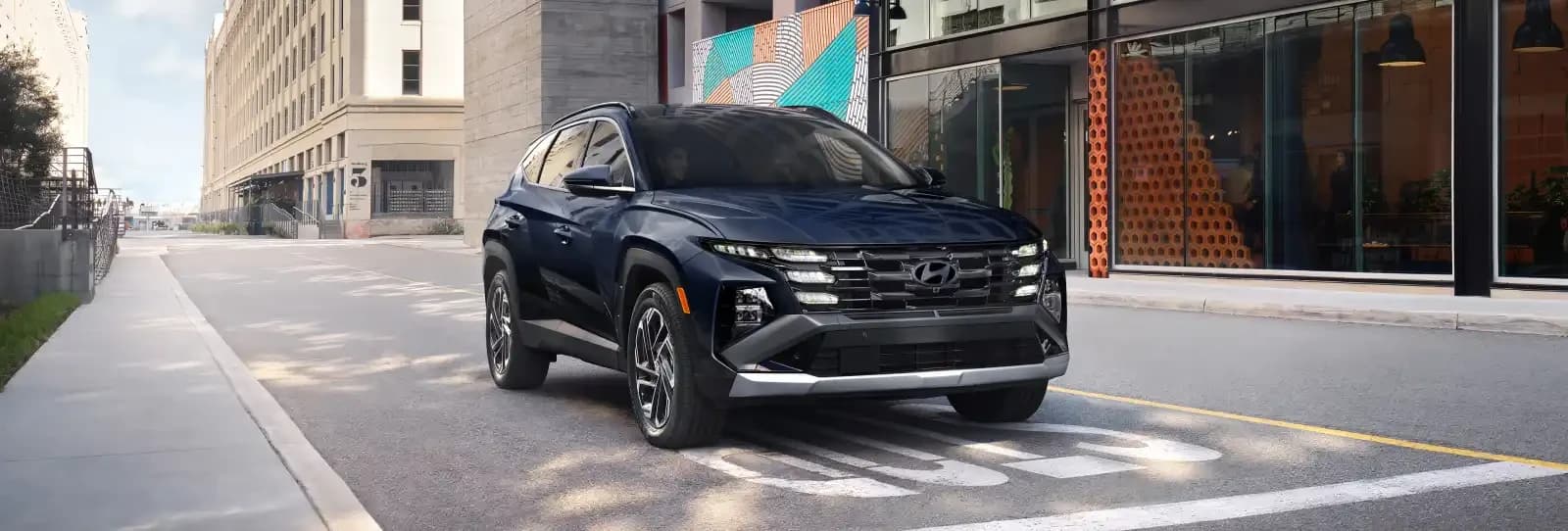 Hyundai TUCSON — boldly styled compact SUV