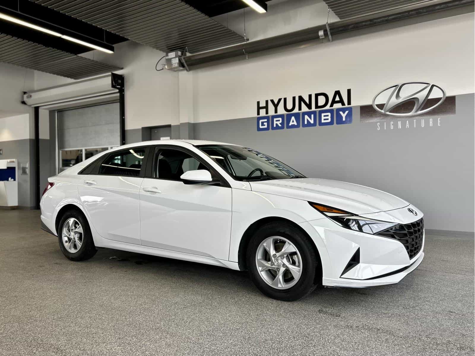 2021 Hyundai Elantra Essential - Image 1