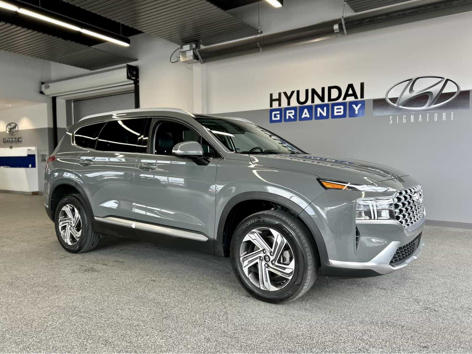 Image 1 Hyundai Santa Fe Preferred w/Trend 2023