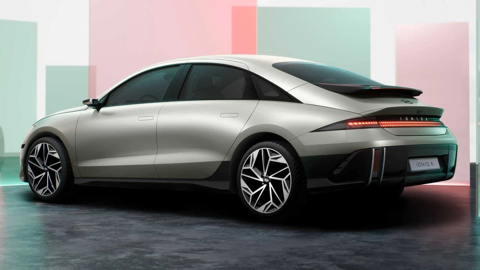 Hyundai IONIQ 6 — technologies d’assistance